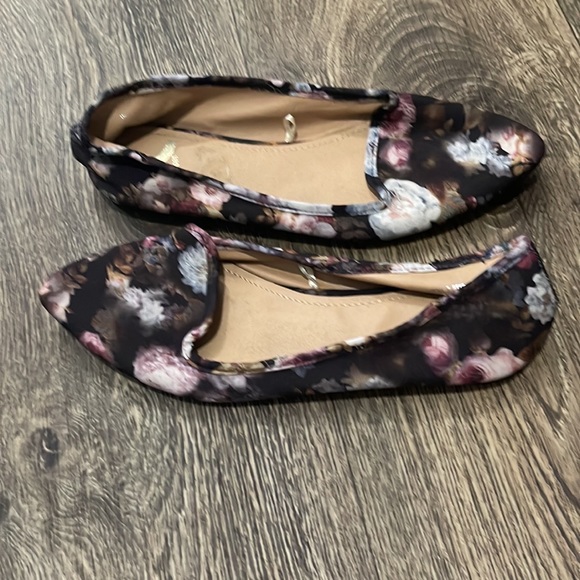 Flats - Picture 3 of 3